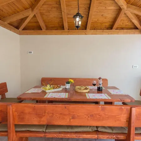 Lucia, Peacefull&private Villa *